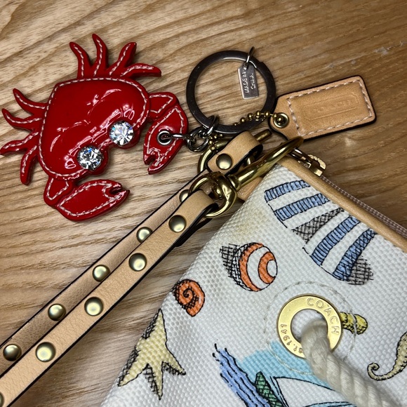 COACH Beachy Le-Tan Wristlet w/ Keychain - Picture 2 of 6